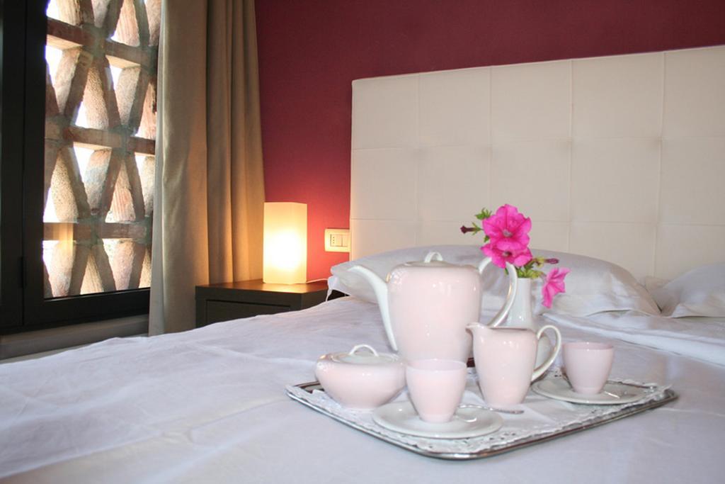 Il Poggiolo Delle Rose Bed&Breakfast Tavarnuzze Phòng bức ảnh
